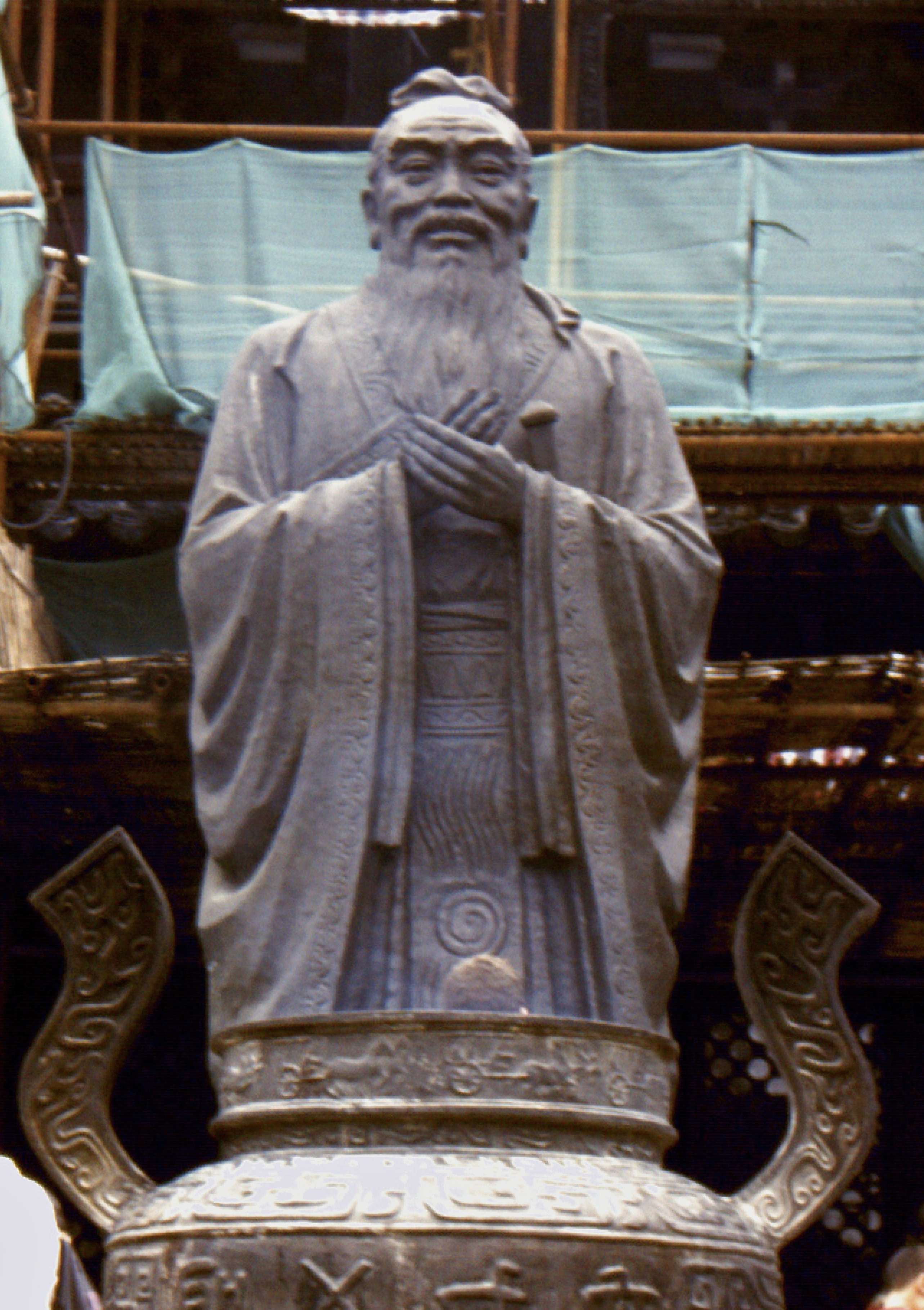 fuzi-miao-statua-confucius.jpg