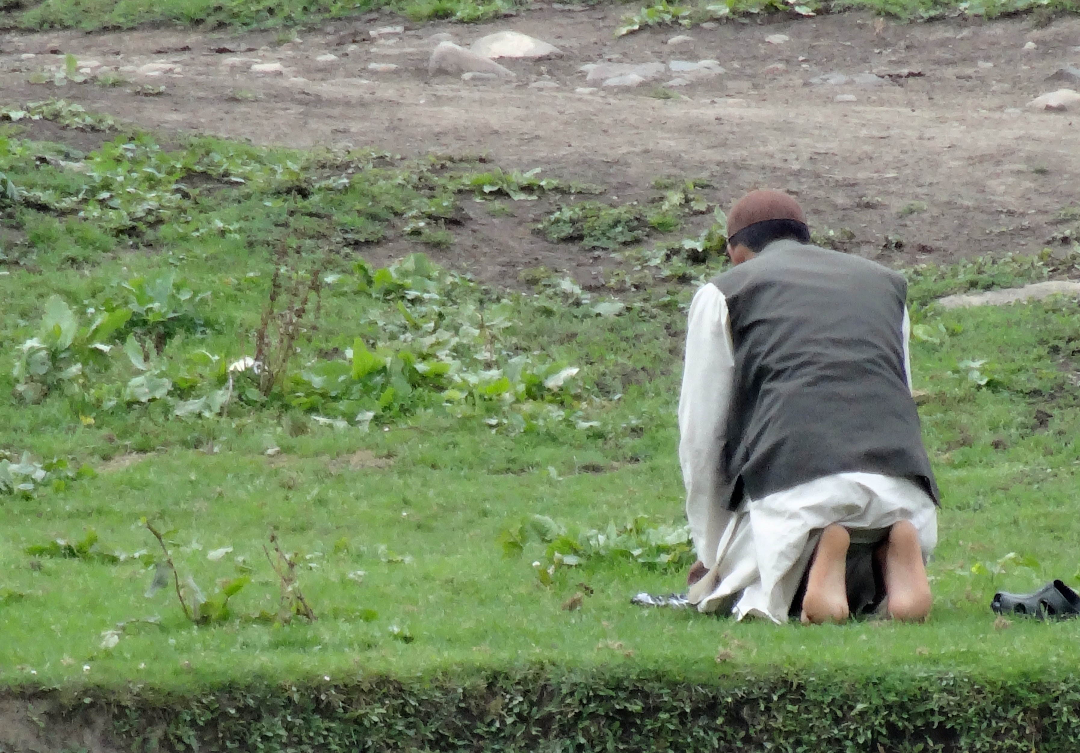 prayer in the valley Yusmarg
