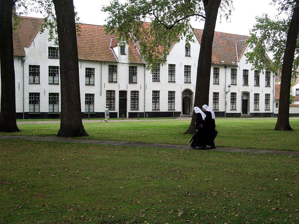 1024px-Béguinage_de_Bruges