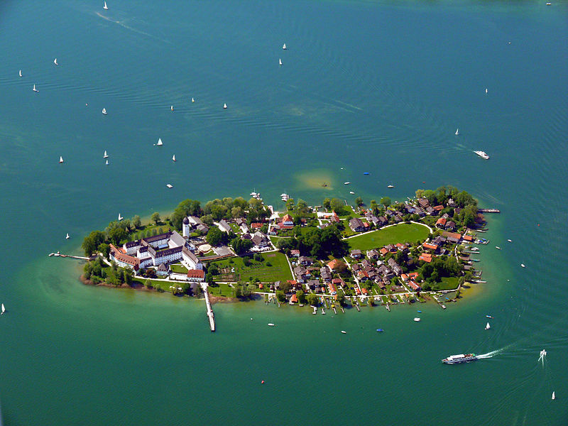 800px-Chiemsee_Fraueninsel